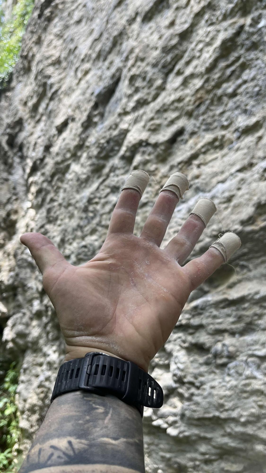 Олександр Педан радить маршрут вихідного дня. І це - Мекка скелелазіння в Україні